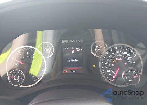 2025 Ram 1500 Big Horn Crew Cab 4X4 6'4 Box z USA, uszkodzony, nr VIN 1C6SRFBP1SN706516